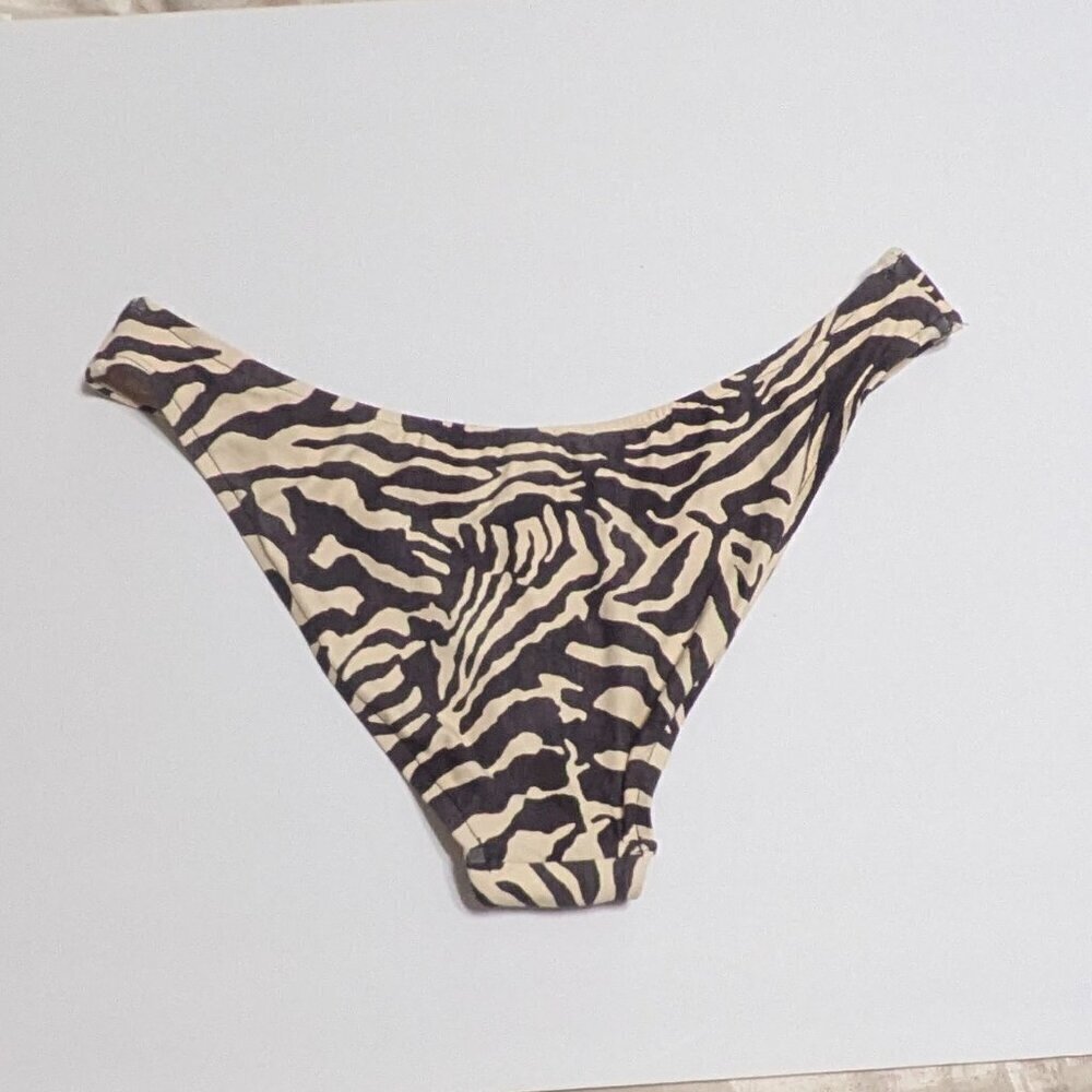 The Monte and Lou  Bikini Zebra Bottom - size 14 - Picture 3 of 7